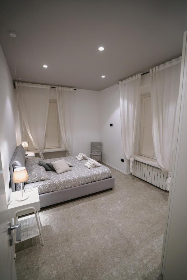 De Luca 6 Apartments Салерно Экстерьер фото